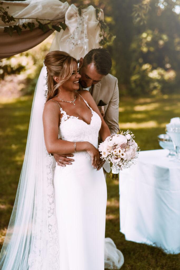 Fit and Flare Brautkleider